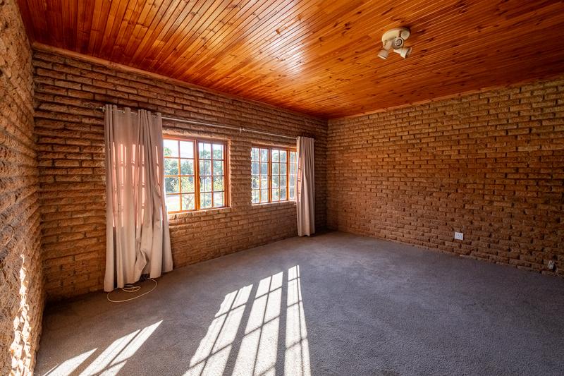 5 Bedroom Property for Sale in Riviersonderend Western Cape